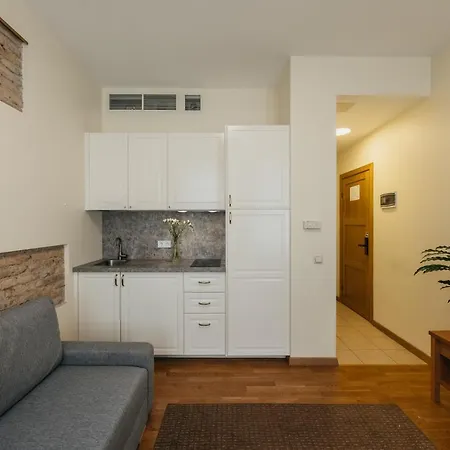 מלון Cathedral Old Town 4*