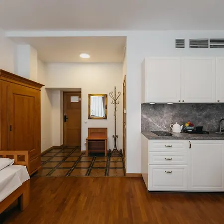 Cathedral Old Town Hotel 4*