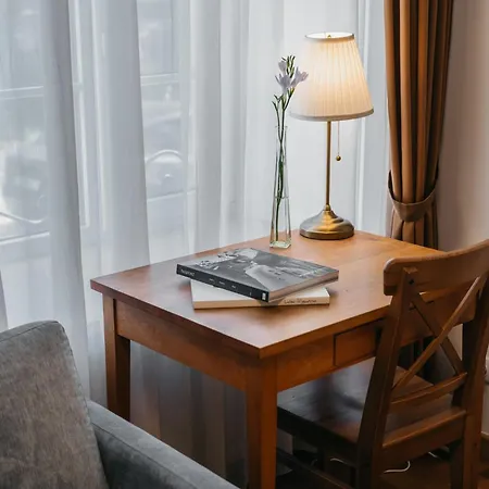 Cathedral Old Town 4*