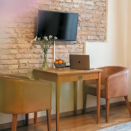 Cathedral Old Town מלון 4*
