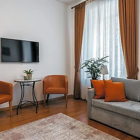 מלון Cathedral Old Town 4*