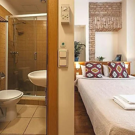 Cathedral Old Town מלון 4*