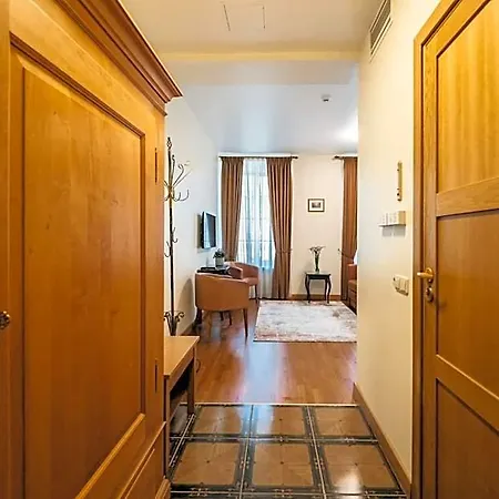 Cathedral Old Town 4* וילנה