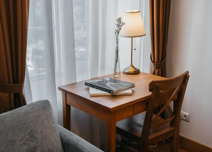 Cathedral Old Town 4*