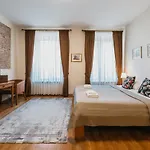Otel Cathedral Old Town 4*