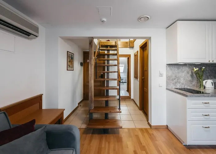 Cathedral Old Town 4*